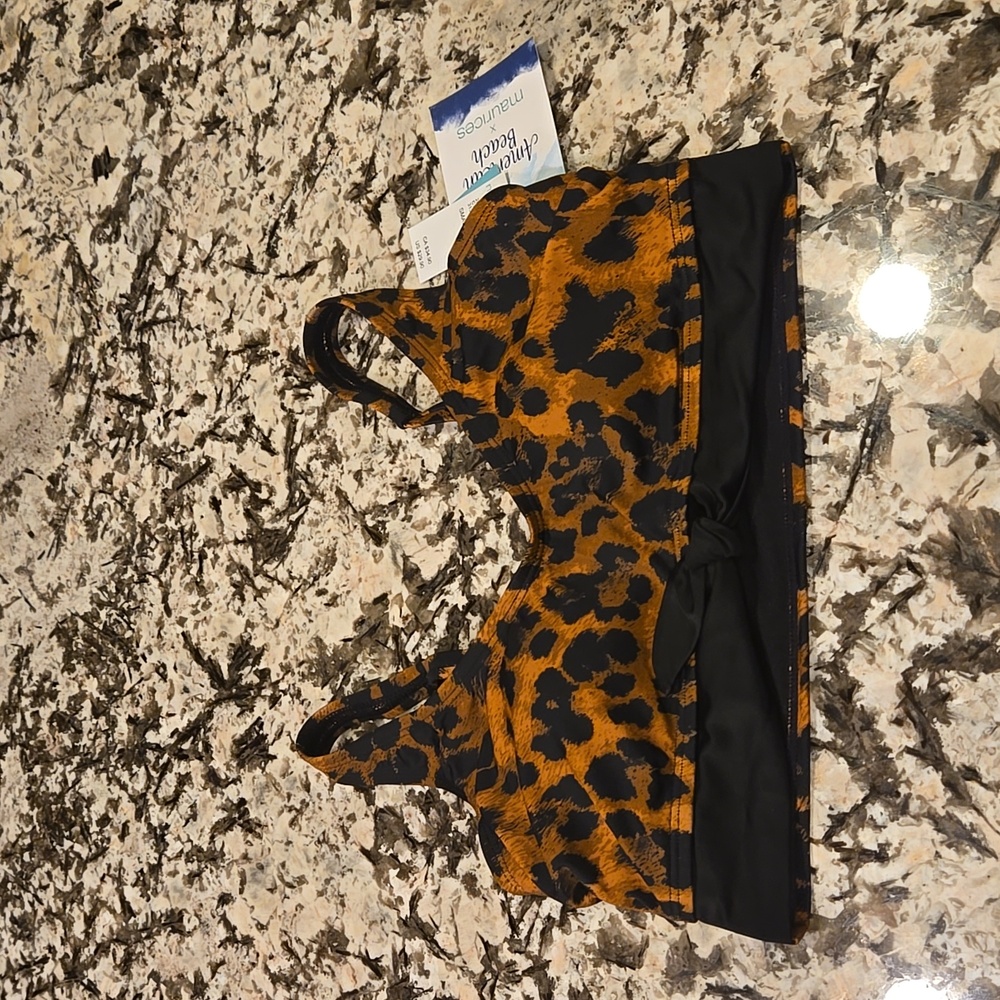 New! American Beach swim top size S from Maurices